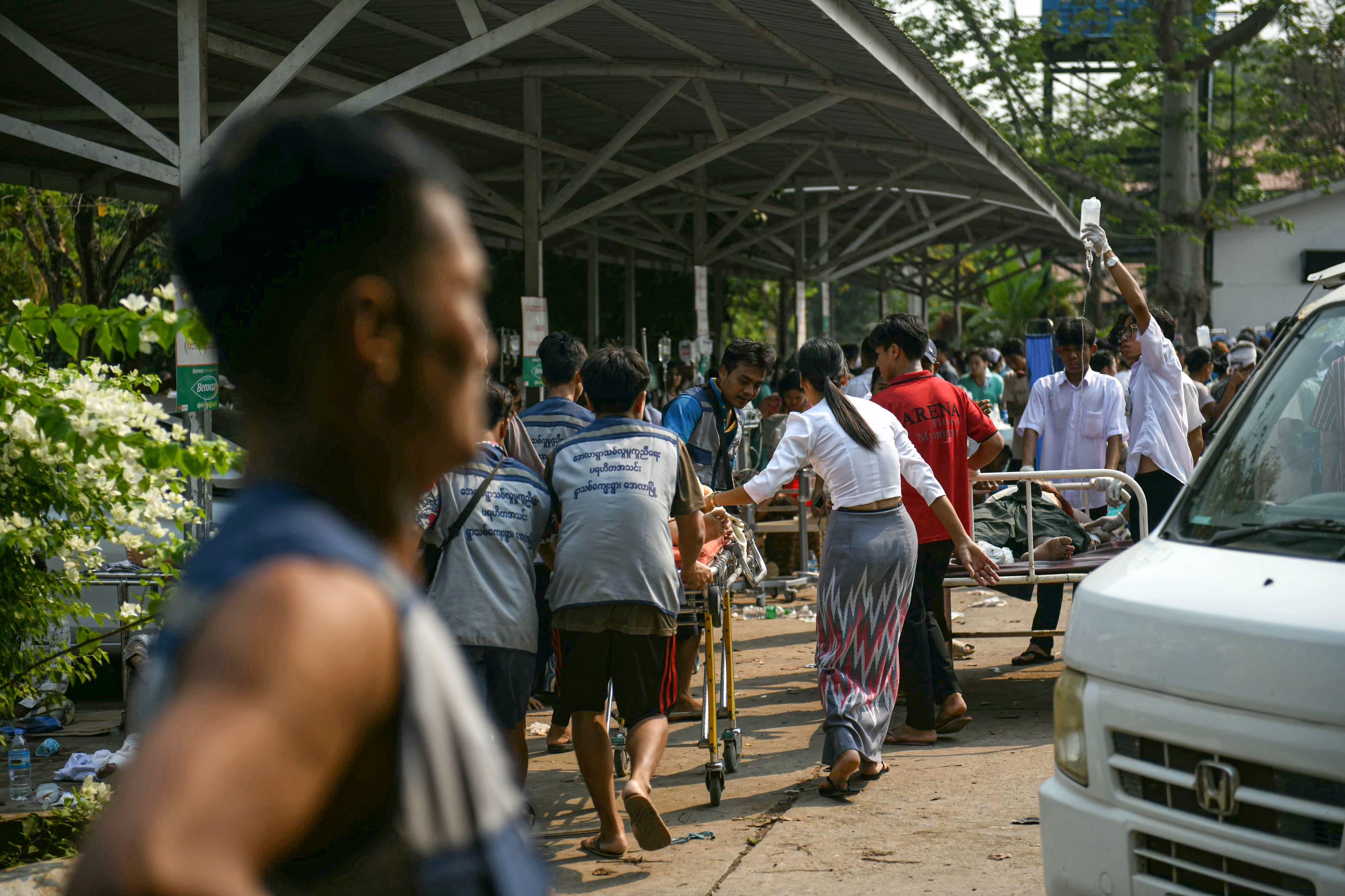 Myanmar: Allow Immediate Aid to Quake-Stricken Areas